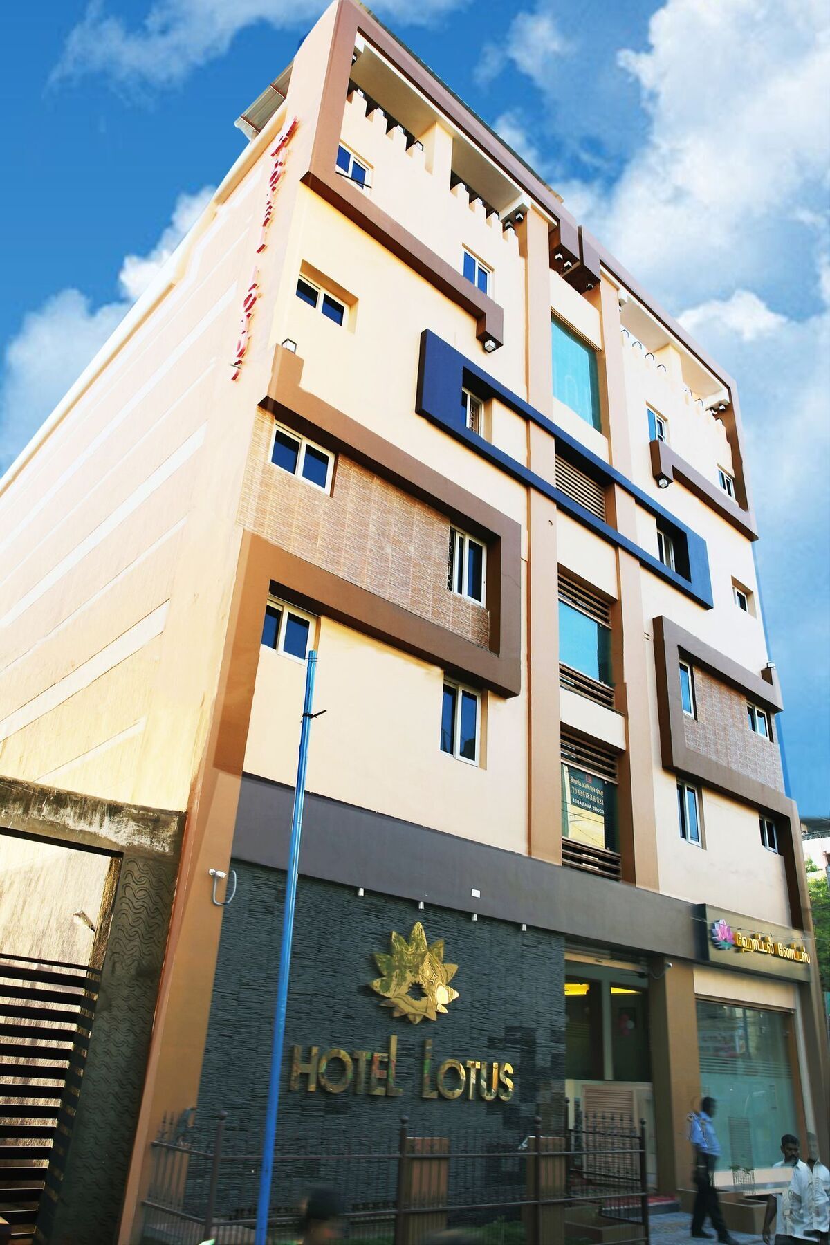 Hotel Lotus Maduráj Kültér fotó
